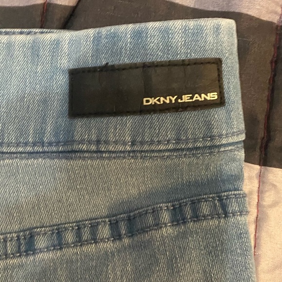 DKNY Jeans Women’s Light Wash Blue Bermuda Shorts - High Rise - Size M - Picture 4 of 11